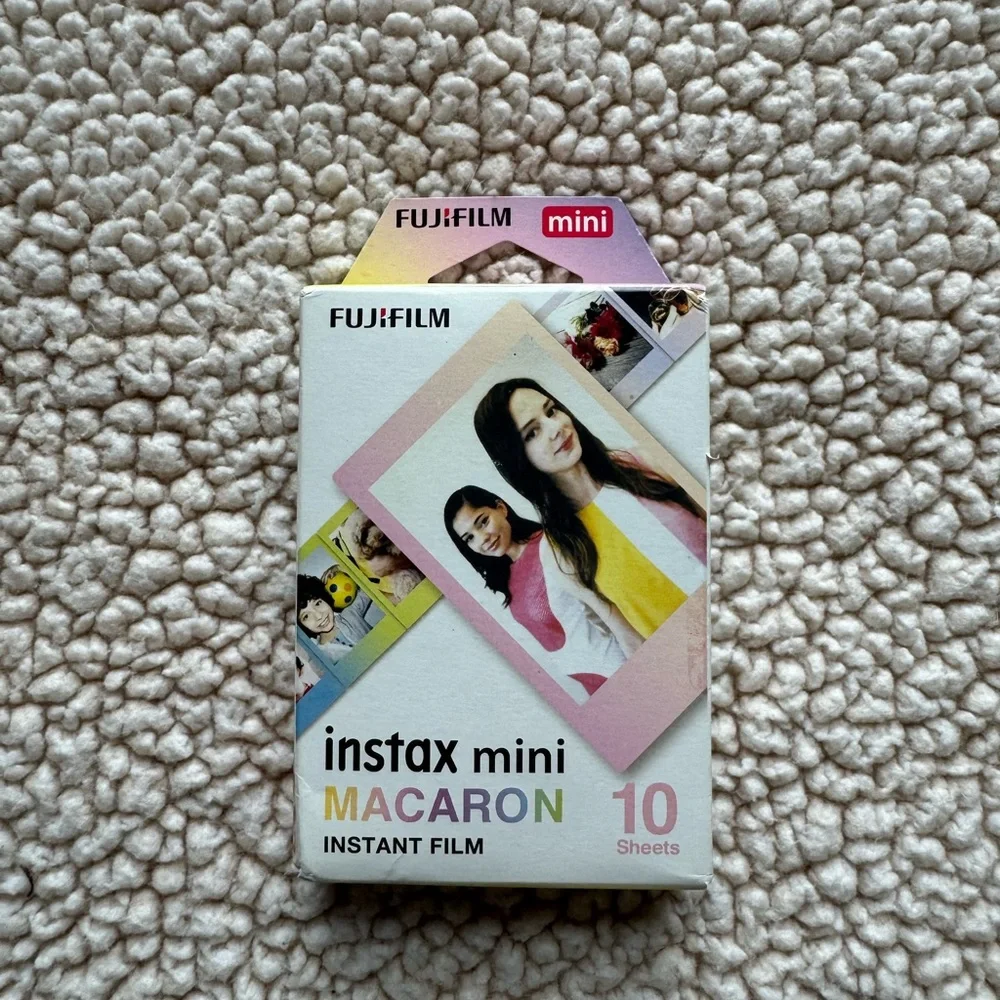 Fujifilm- Instax Mini Macaron Film with Pastel Borders - Picture 3 of 4